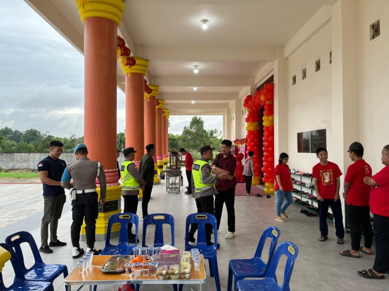 Personel Gabungan Polres Oku Amankan Ibadah Umat Buddha di Vihara Bodhi Jaya Budhis Center Baturaja